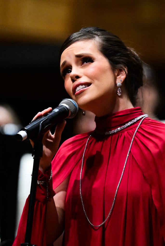 Coro do Tabernáculo retorna ao Brasil após 45 anos e recebe famosos em première