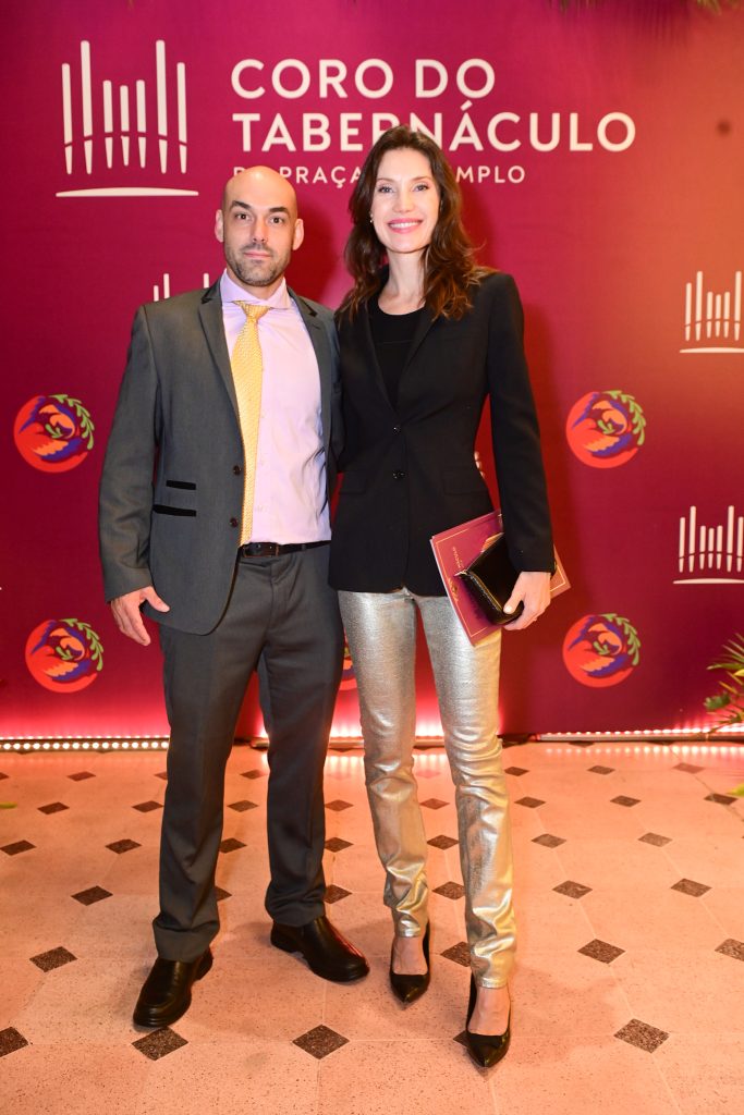 Coro do Tabernáculo retorna ao Brasil após 45 anos e recebe famosos em première