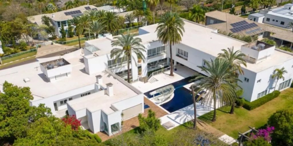 Mansão de Ana Hickmann vai a leilão por R$ 35 milhões