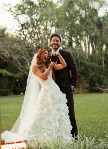 Viih Tube diz que vai processar banda por desistência em seu casamento
